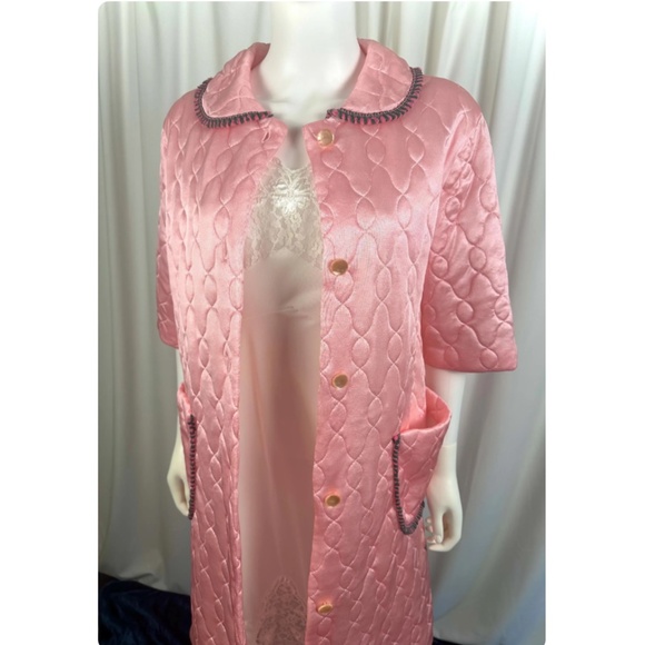 Vintage 60’s ‘Hamilton by Sears’ Quilted Bed Jacket Coat in Pink - Belted - S/M - Picture 10 of 12